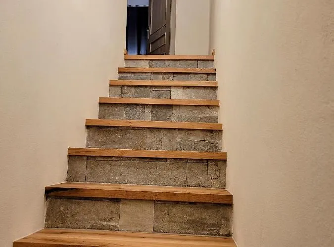 Artur Myto *